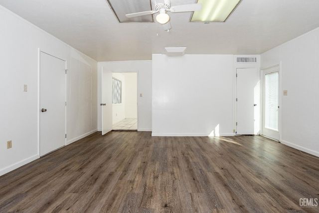 1105 Arena Way, Bakersfield, CA 93304