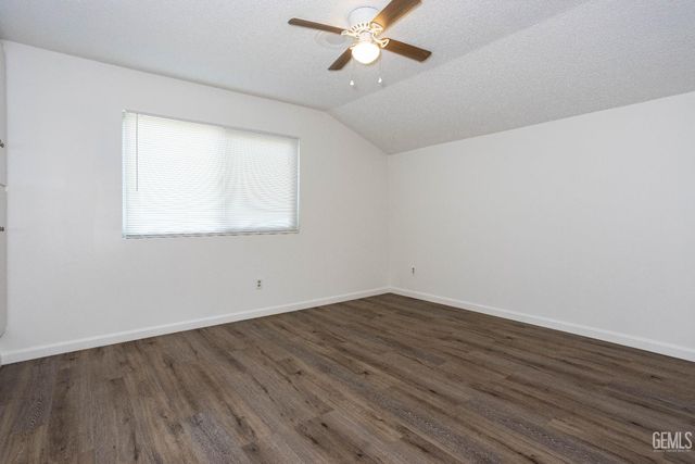 1105 Arena Way, Bakersfield, CA 93304