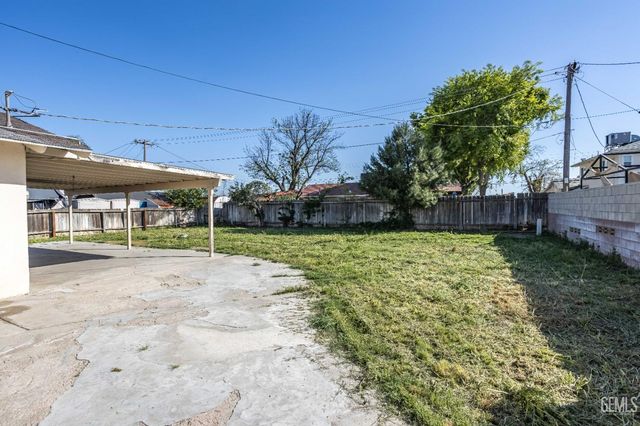 1105 Arena Way, Bakersfield, CA 93304