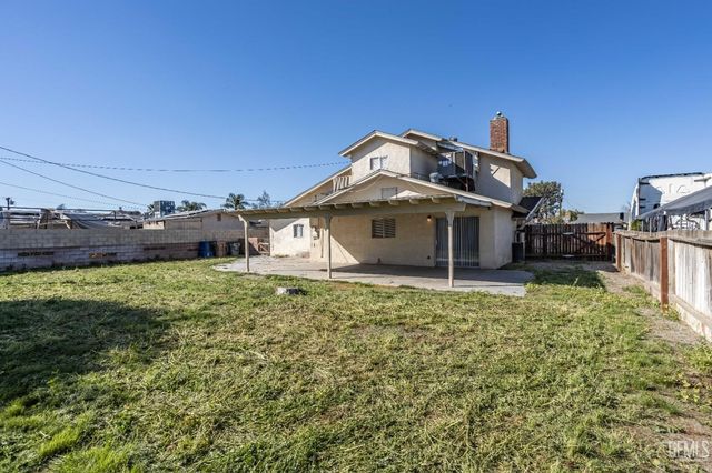 1105 Arena Way, Bakersfield, CA 93304