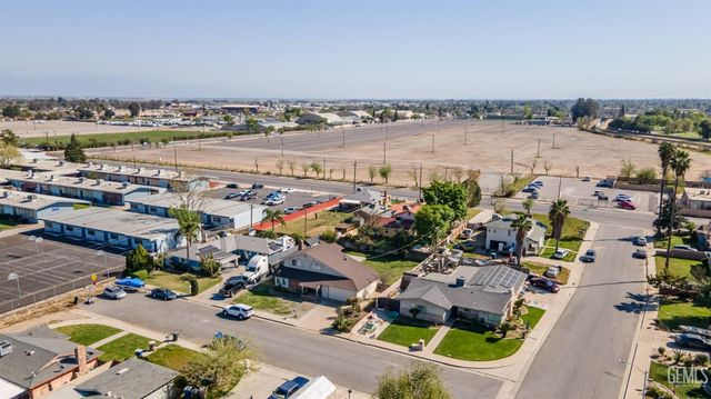 1105 Arena Way, Bakersfield, CA 93304