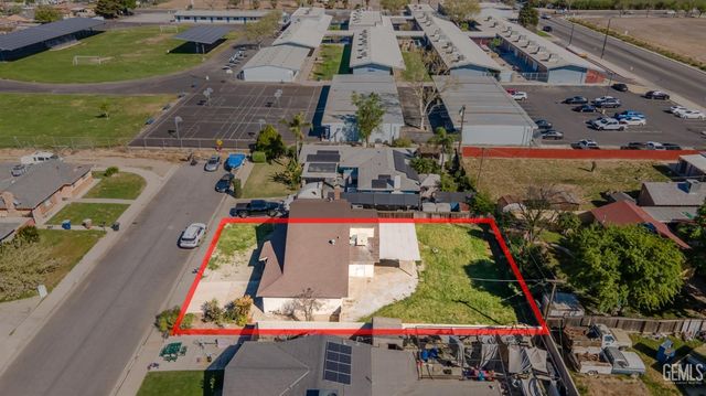 1105 Arena Way, Bakersfield, CA 93304