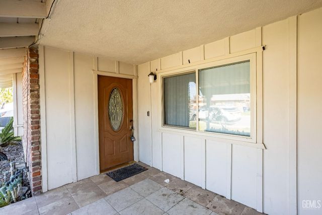 1105 Arena Way, Bakersfield, CA 93304