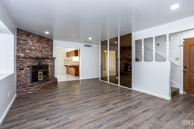 1105 Arena Way, Bakersfield, CA 93304