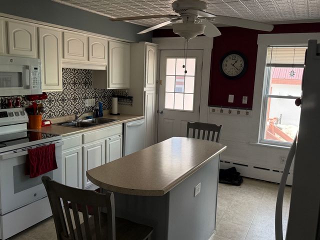 29 Elkins Street, Franklin, NH 03235