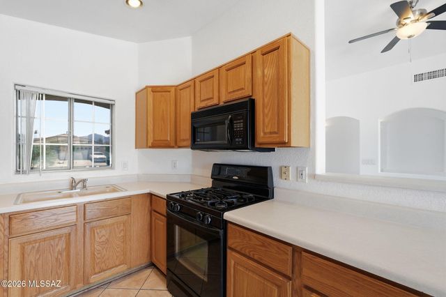 6574 W Blythe Place, Tucson, AZ 85743