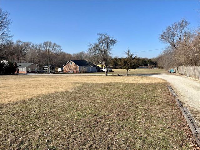 19310A Metcalf Avenue, Stilwell, KS 66085