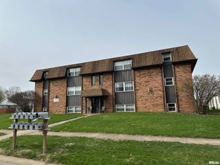 3101 Twin Lakes Dr Apt 8, Springfield, IL 62707
