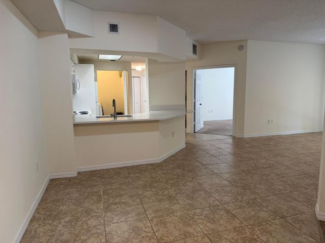 3020 Alcazar Place 303, Palm Beach Gardens, FL 33410