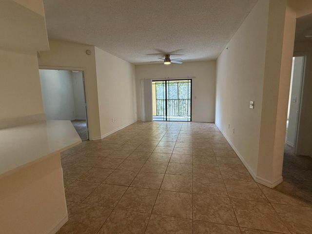 3020 Alcazar Place 303, Palm Beach Gardens, FL 33410