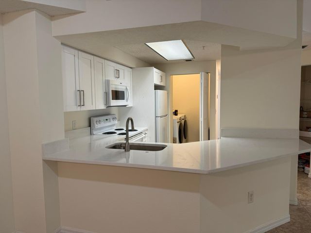 3020 Alcazar Place 303, Palm Beach Gardens, FL 33410