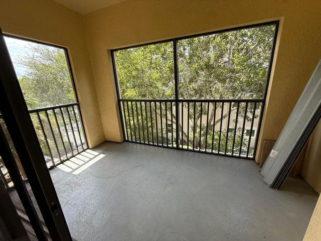 3020 Alcazar Place 303, Palm Beach Gardens, FL 33410