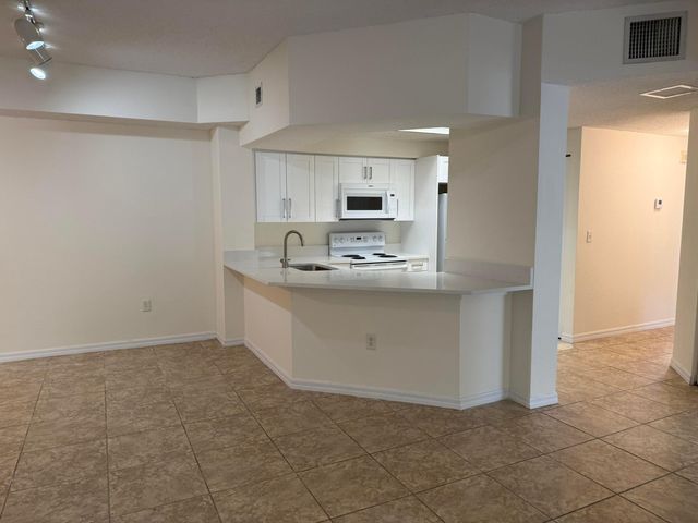 3020 Alcazar Place 303, Palm Beach Gardens, FL 33410