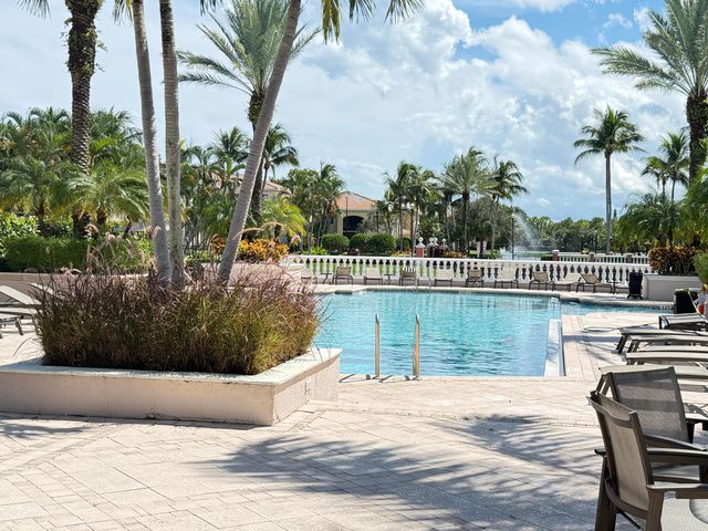 3020 Alcazar Place 303, Palm Beach Gardens, FL 33410