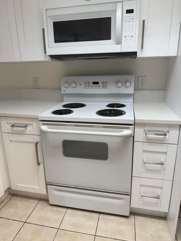3020 Alcazar Place 303, Palm Beach Gardens, FL 33410