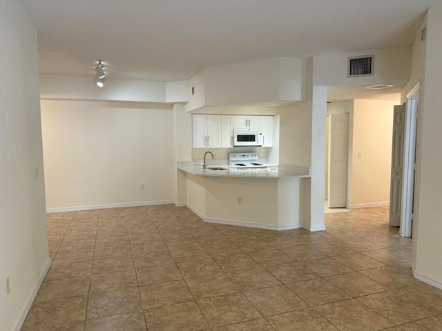 3020 Alcazar Place 303, Palm Beach Gardens, FL 33410