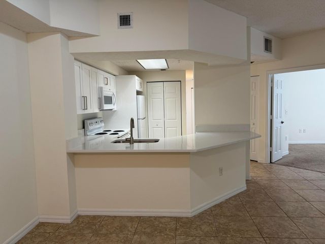 3020 Alcazar Place 303, Palm Beach Gardens, FL 33410