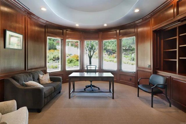 7324 El Fuerte Street, Carlsbad, CA 92009