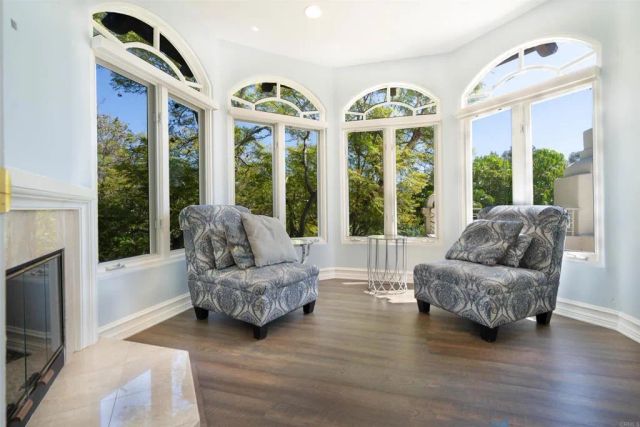 7324 El Fuerte Street, Carlsbad, CA 92009