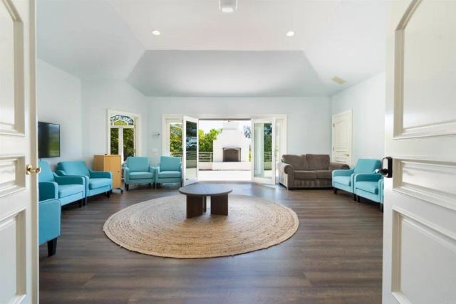 7324 El Fuerte Street, Carlsbad, CA 92009