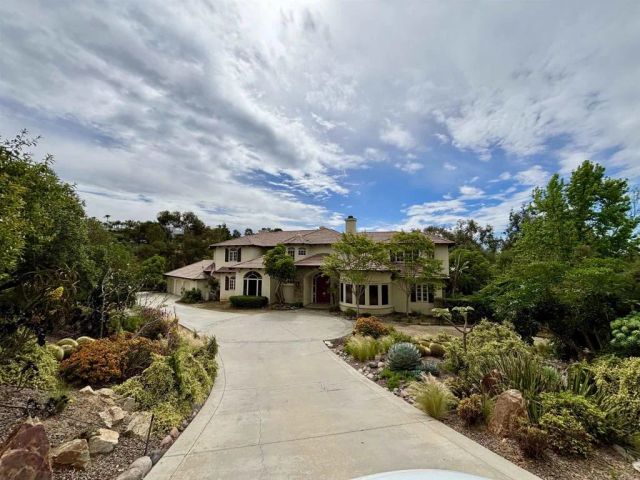 7324 El Fuerte Street, Carlsbad, CA 92009