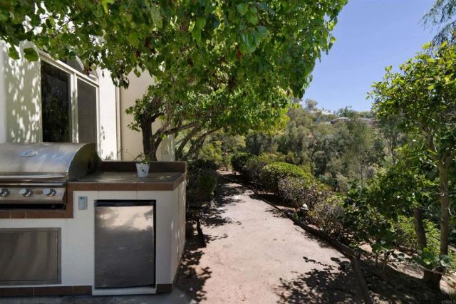 7324 El Fuerte Street, Carlsbad, CA 92009