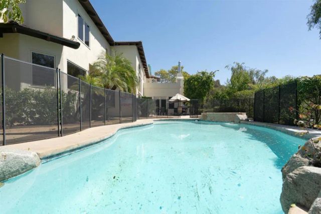 7324 El Fuerte Street, Carlsbad, CA 92009