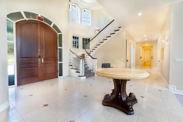 7324 El Fuerte Street, Carlsbad, CA 92009