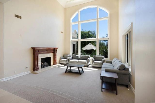 7324 El Fuerte Street, Carlsbad, CA 92009