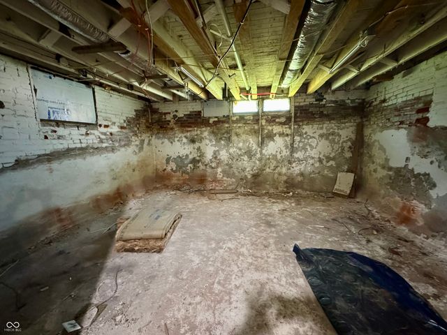 415 S Washington Street, Crawfordsville, IN 47933