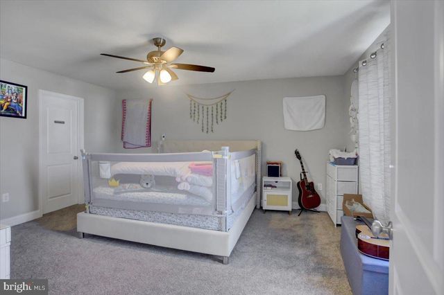 238 PARKWAY DR, Mount Holly Springs, PA 17065
