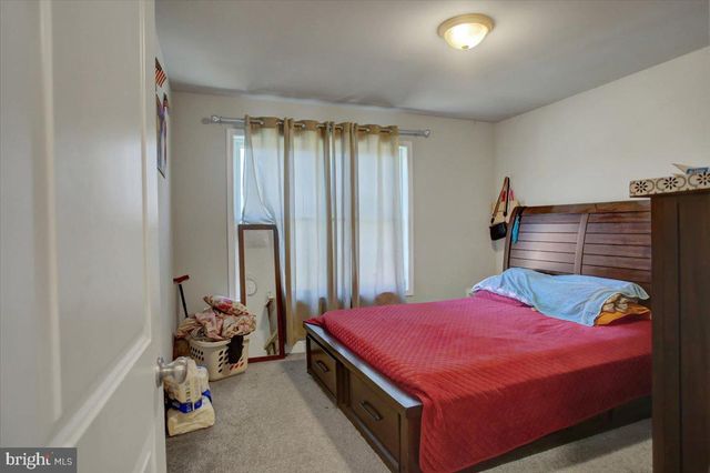 238 PARKWAY DR, Mount Holly Springs, PA 17065
