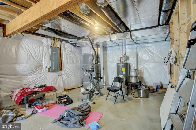 238 PARKWAY DR, Mount Holly Springs, PA 17065