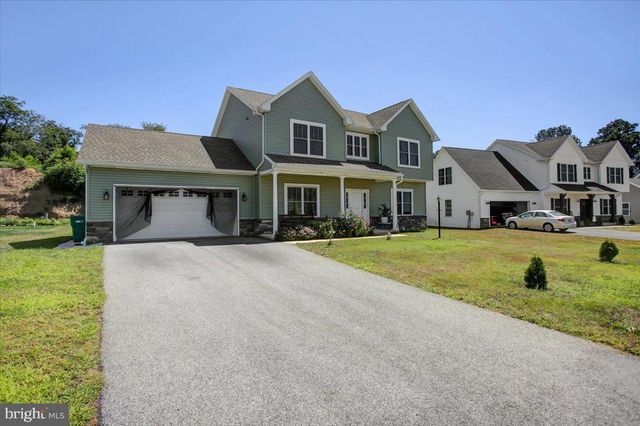 238 PARKWAY DR, Mount Holly Springs, PA 17065