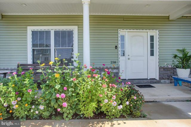 238 PARKWAY DR, Mount Holly Springs, PA 17065