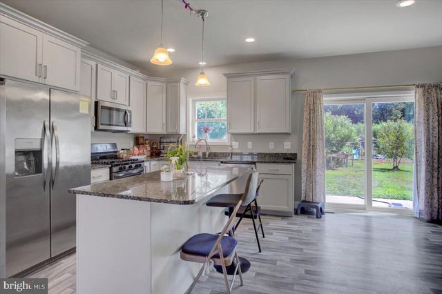 238 PARKWAY DR, Mount Holly Springs, PA 17065