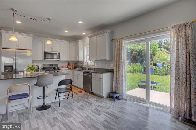 238 PARKWAY DR, Mount Holly Springs, PA 17065