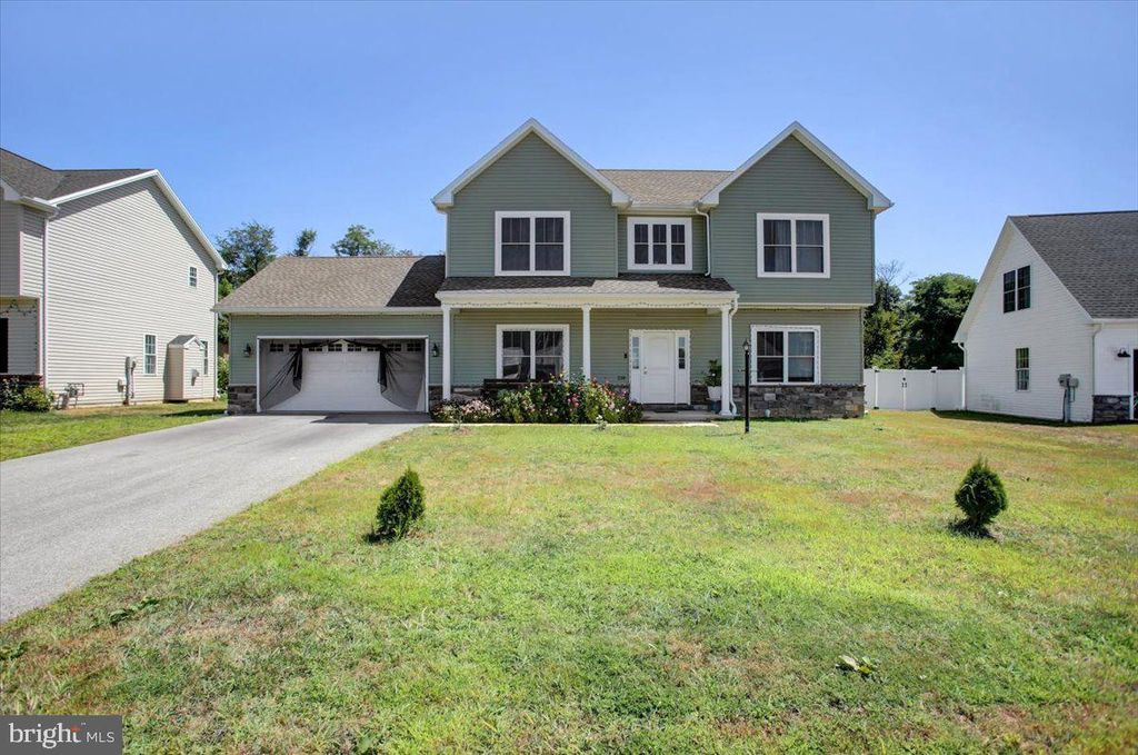 238 PARKWAY DR, Mount Holly Springs, PA 17065