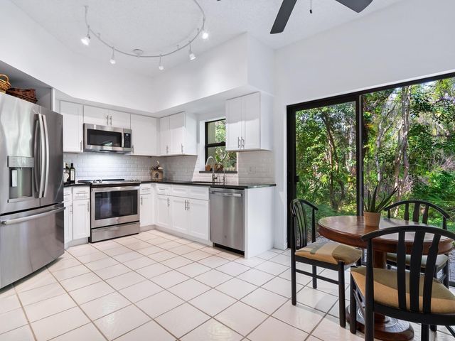 1678 STARLING DRIVE 102, Sarasota, FL 34231