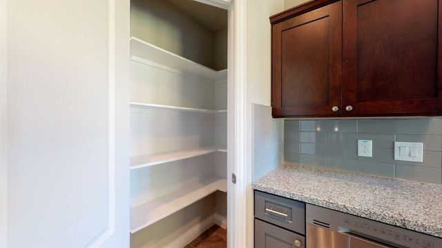 311 Mascot, Houston, TX 77029