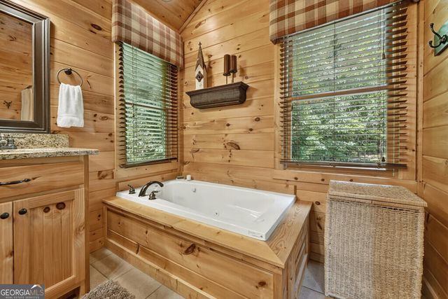 104 Gibbs Trail, Mineral Bluff, GA 30559