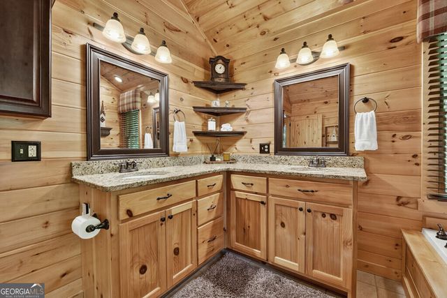 104 Gibbs Trail, Mineral Bluff, GA 30559