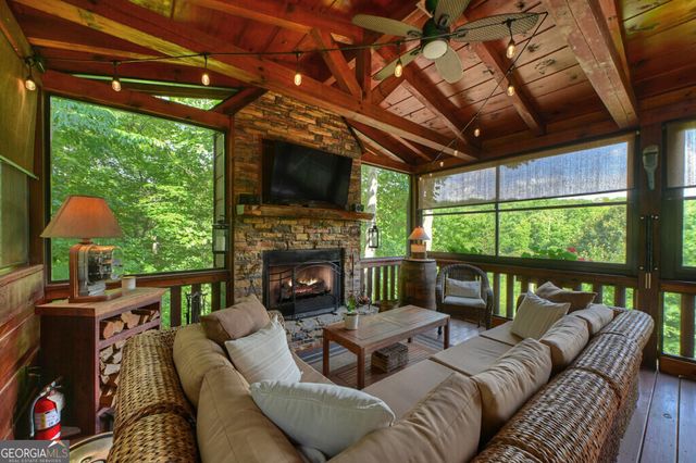 104 Gibbs Trail, Mineral Bluff, GA 30559