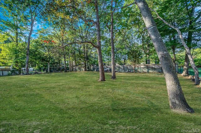 529 Elder Lane, Ronkonkoma, NY 11779