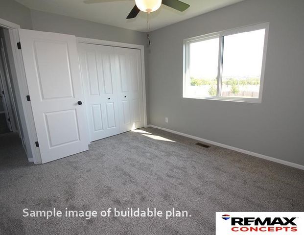 10526 S 76th Street, Lincoln, NE 68516