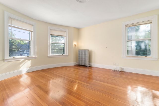 2 Wyman Ct 1, Winchester, MA 01890