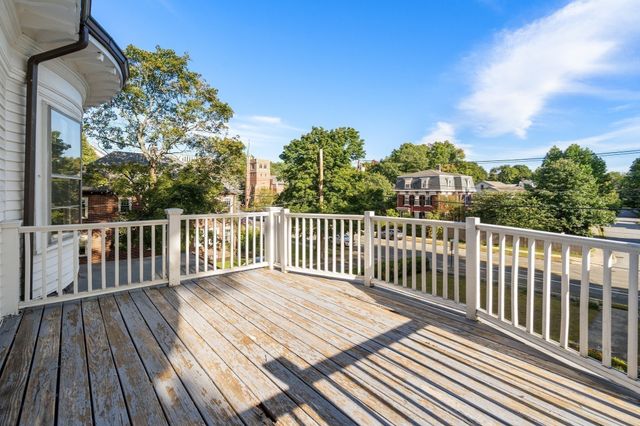 2 Wyman Ct 1, Winchester, MA 01890