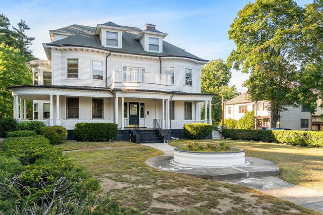 2 Wyman Ct 1, Winchester, MA 01890