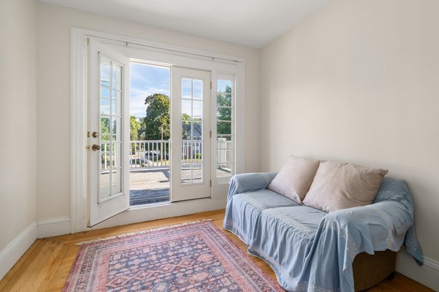 2 Wyman Ct 1, Winchester, MA 01890