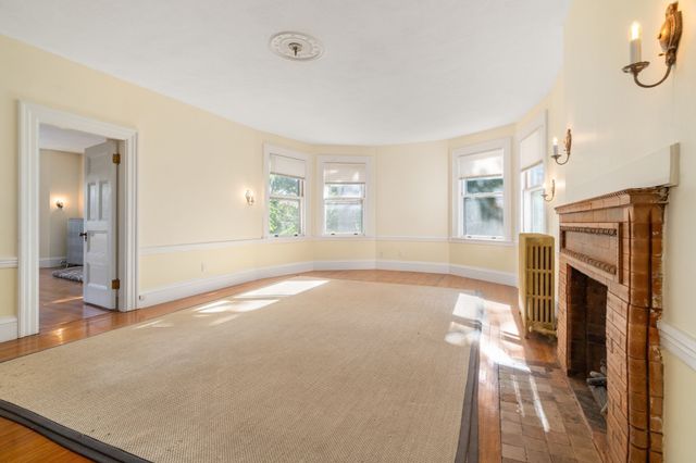 2 Wyman Ct 1, Winchester, MA 01890